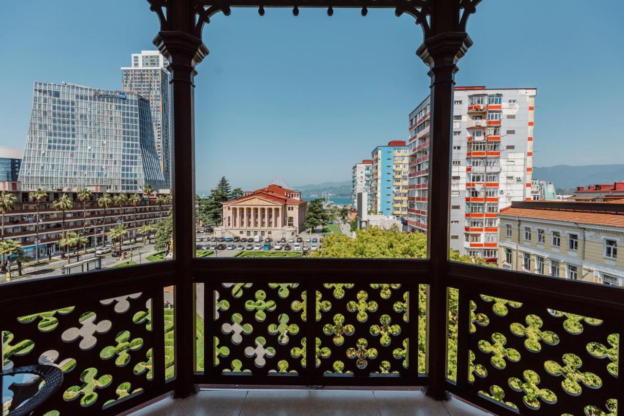 Golden Palace Batumi Hotel & Casino Экстерьер фото